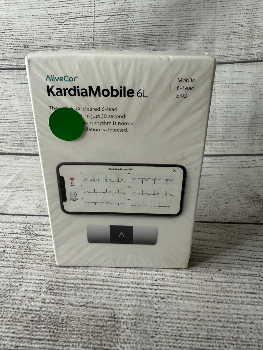 KardiaMobile 6L Portable EKG - White - Picture 2 of 3